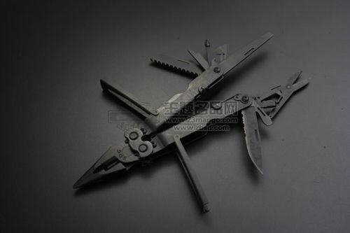 瑞士工具刀和萊澤曼工具鉗哪個好用